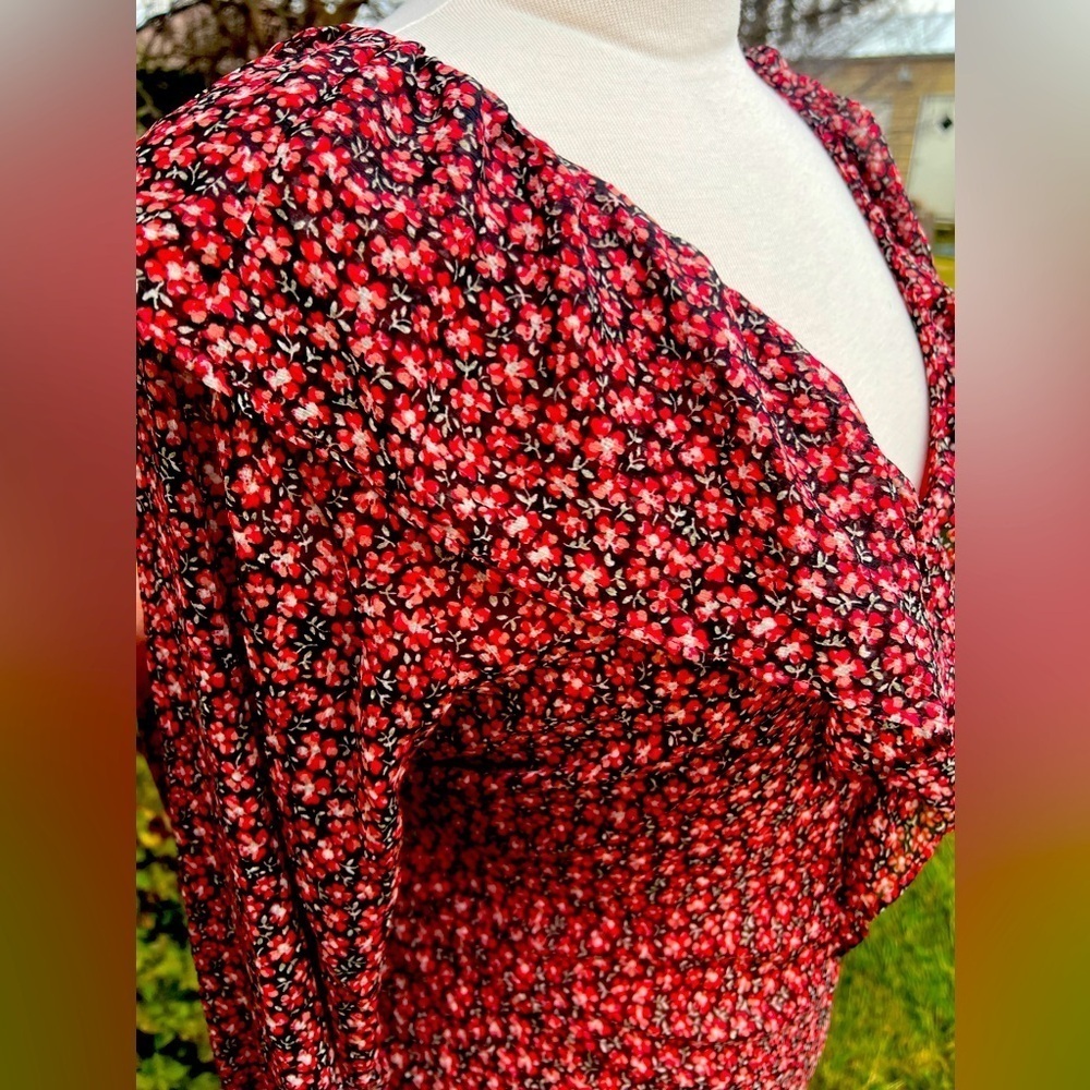 NWT - LOFT - Floral Ruffle V-Neck Blouse - Red - Picture 4 of 7